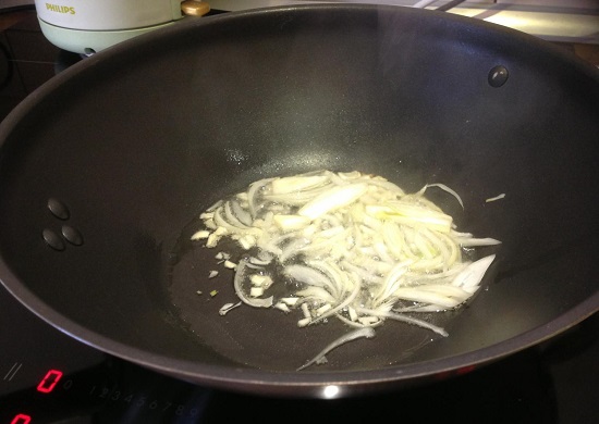 Сколько жарить вешенки на сковороде (с луком)? | WhatTimes.ru